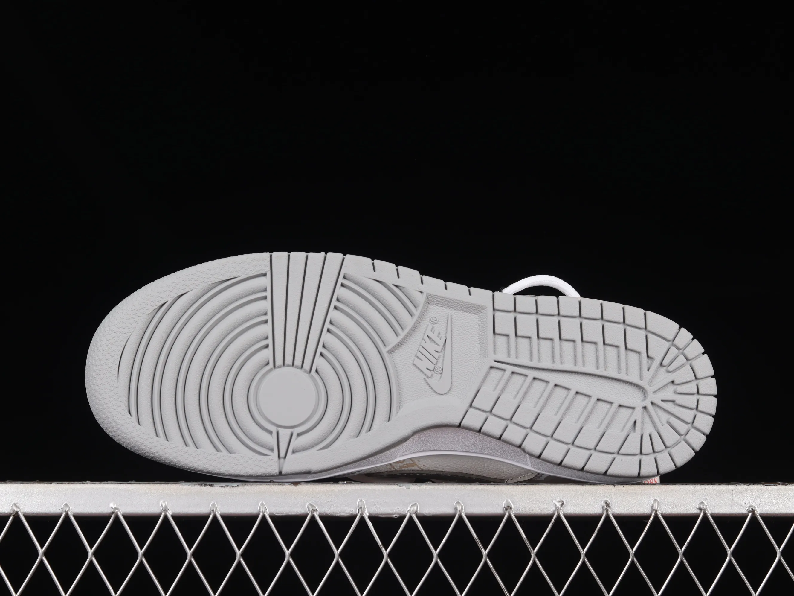 All categories Nk SB Dunk series Nk SB Dunk Low low-top sneakers Nk Dunk Low ESS customized version Panda Prank hip-hop theme low-top casual sneakers DJ6188-003